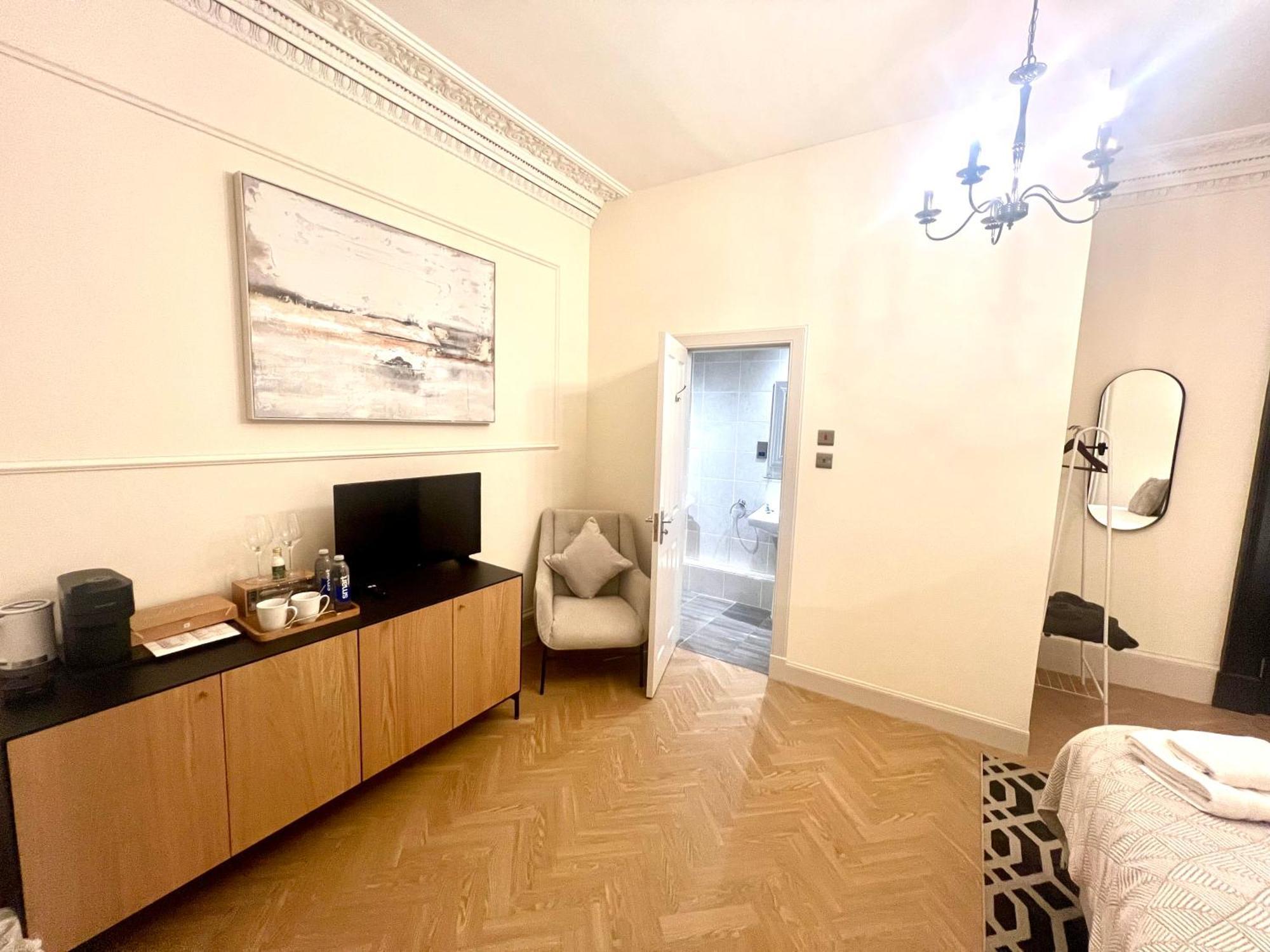 'douglas' In Allandale Holiday home *